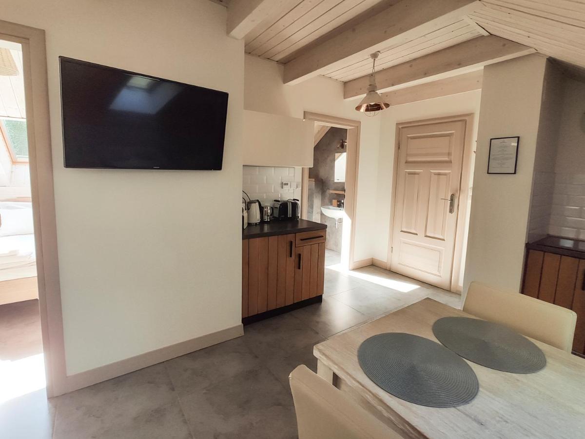 Mazursko - Komfortowe Apartamenty Nad Jeziorem, Sauna, Kominki Na Parterze クレトビニ エクステリア 写真