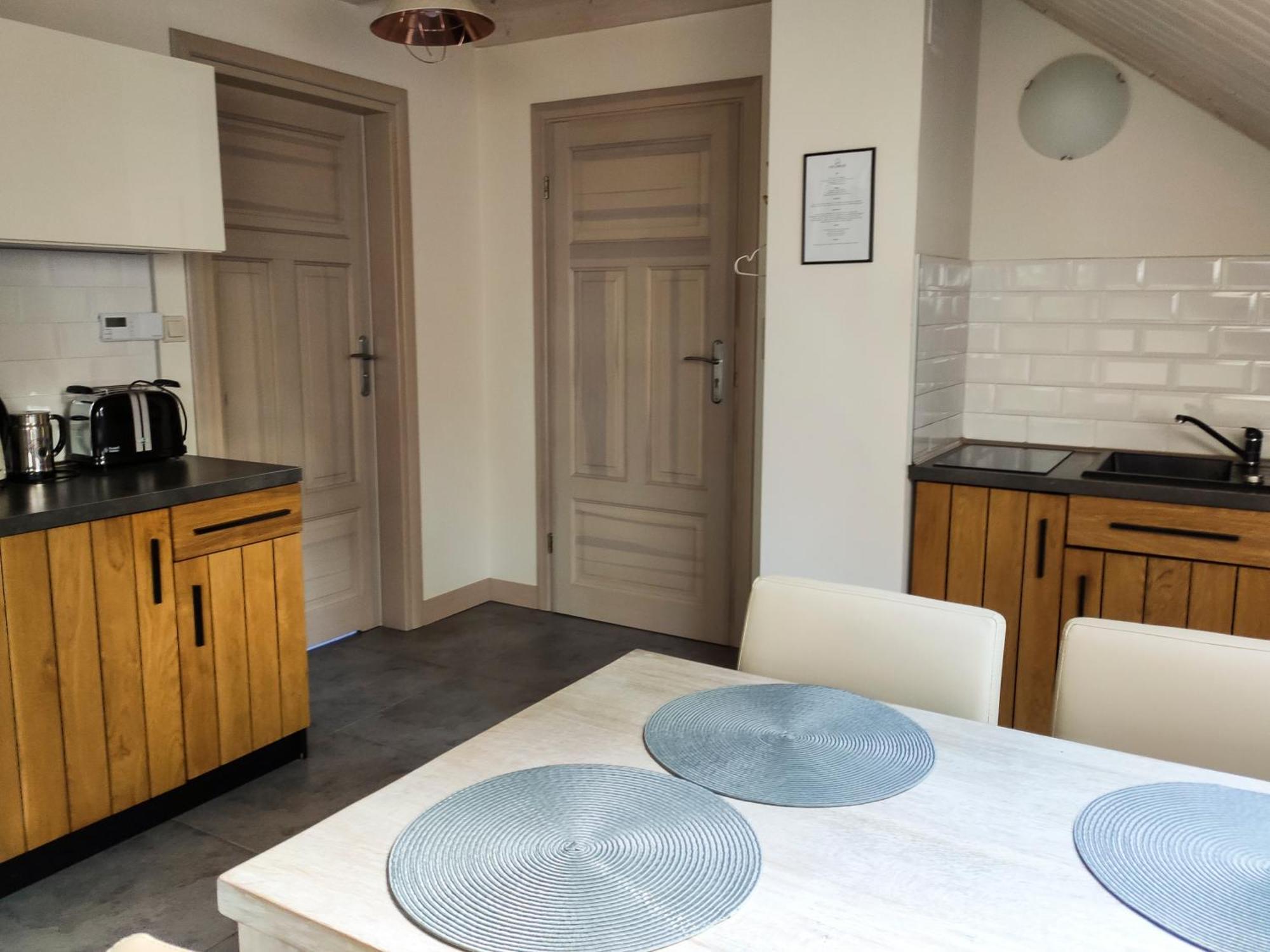 Mazursko - Komfortowe Apartamenty Nad Jeziorem, Sauna, Kominki Na Parterze クレトビニ 部屋 写真
